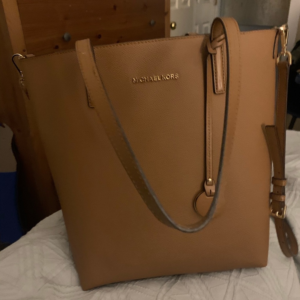 EUC MICHAEL by Michael Kors Leather tote handbag